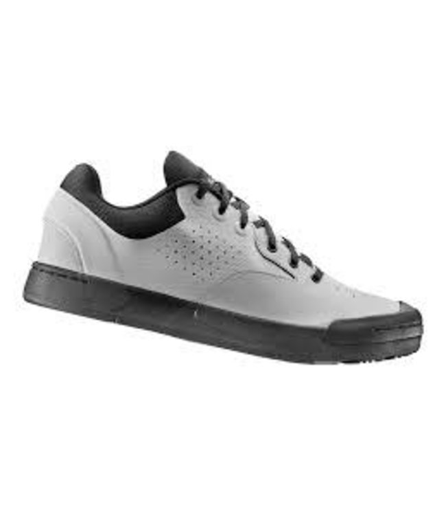 Giant Shuttle Flat Shoe