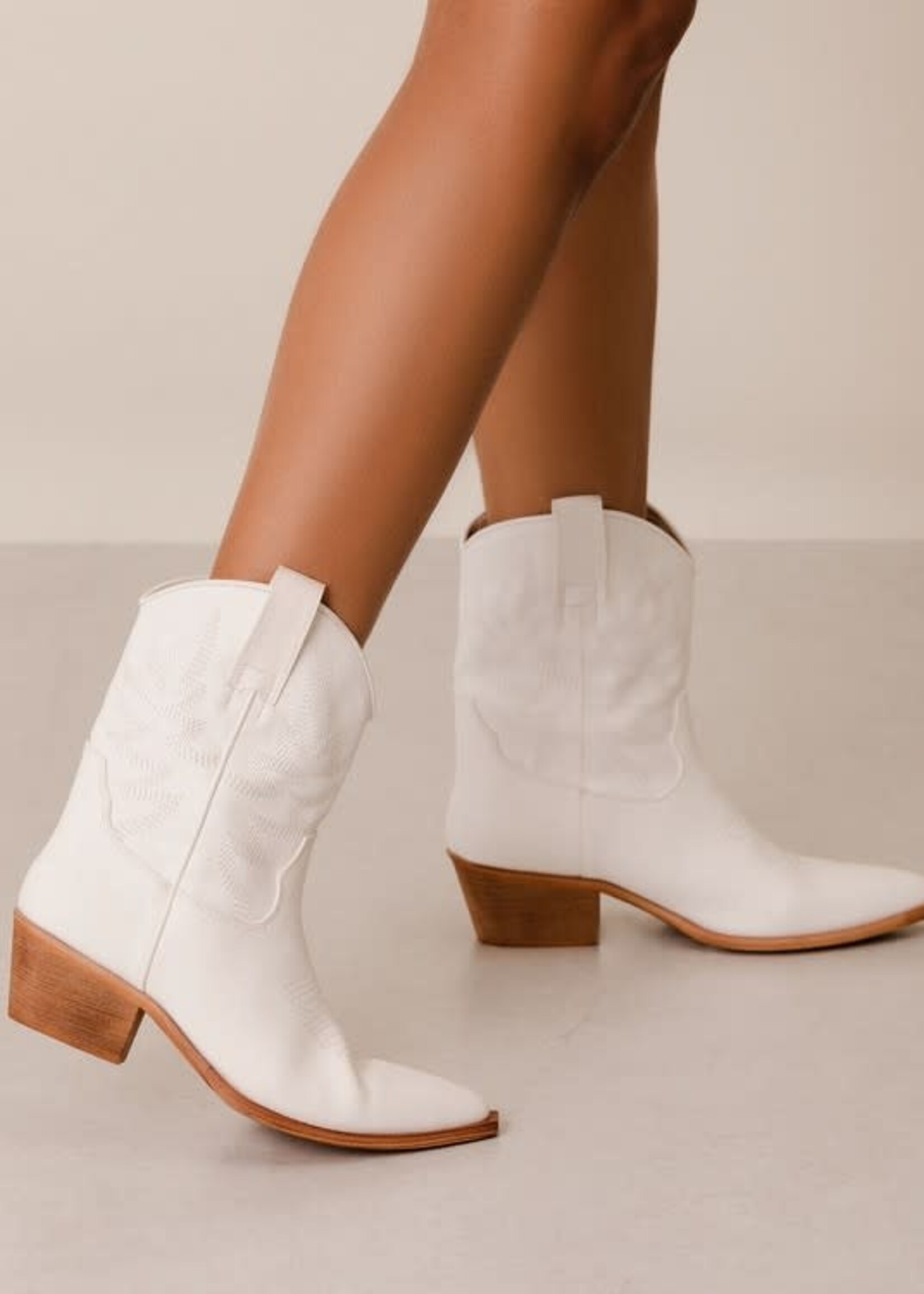 Get It Girl White Boot