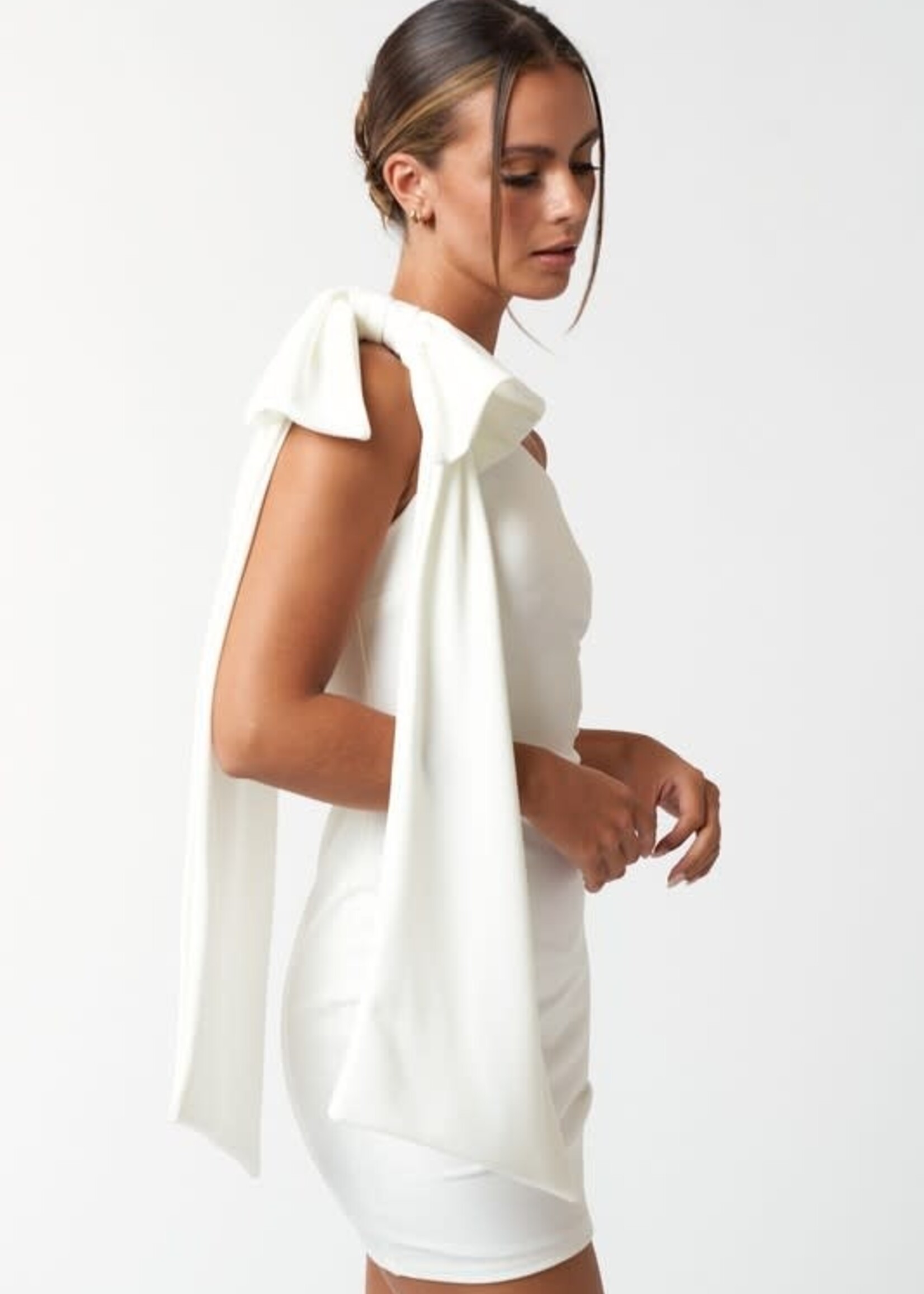 Beautiful White Bow One Shoulder Dress
