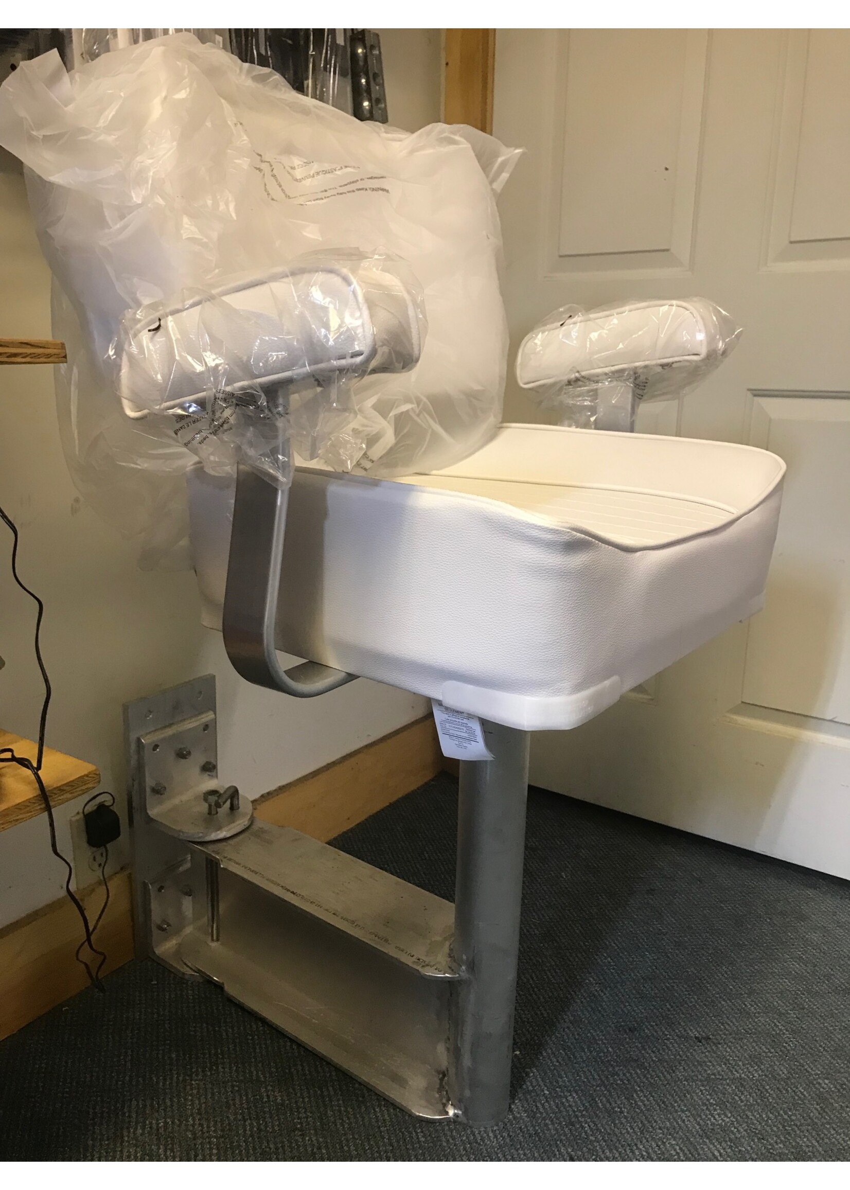 TTC BULKHEAD MOUNT SEAT BRACKET (SEAT NOT INCLUDED)