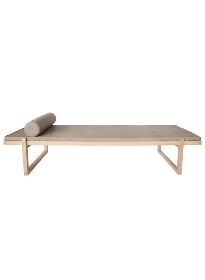 Minimal Daybed