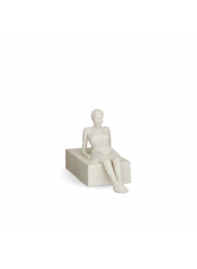 Character The Attentive One H13 unglazed (18103)