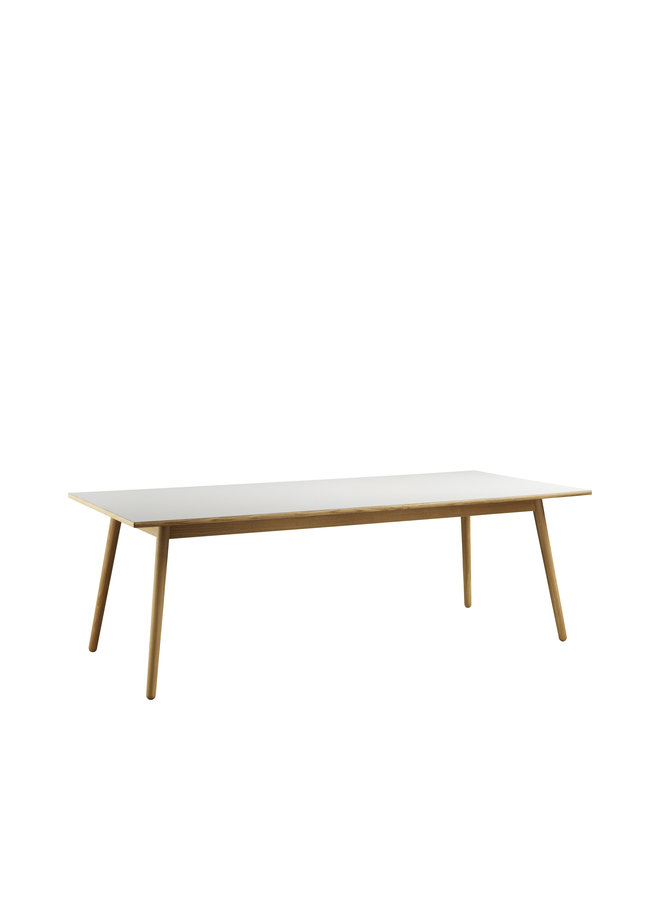 C35C - Dining table