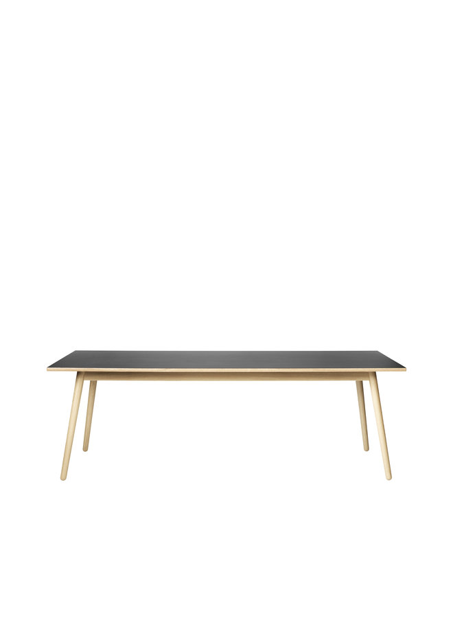 C35C - Dining table