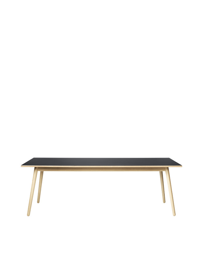 C35C - Dining table