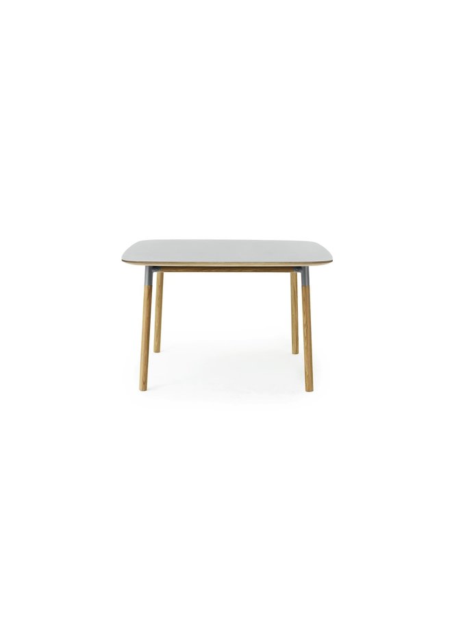 Form Table 120 x 120 cm