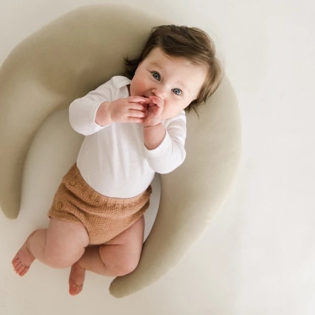 Snuggle Me Organic Feeding + Support Pillow