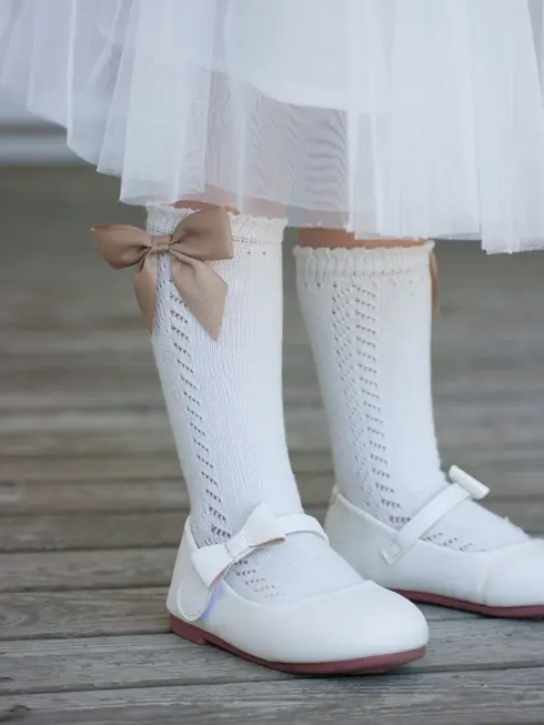 Liv & Loke Off White Knee Socks w/ Bow