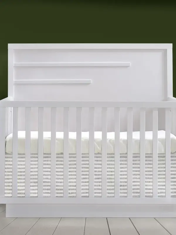 Como Convertible Crib w/ Horizontal Molding