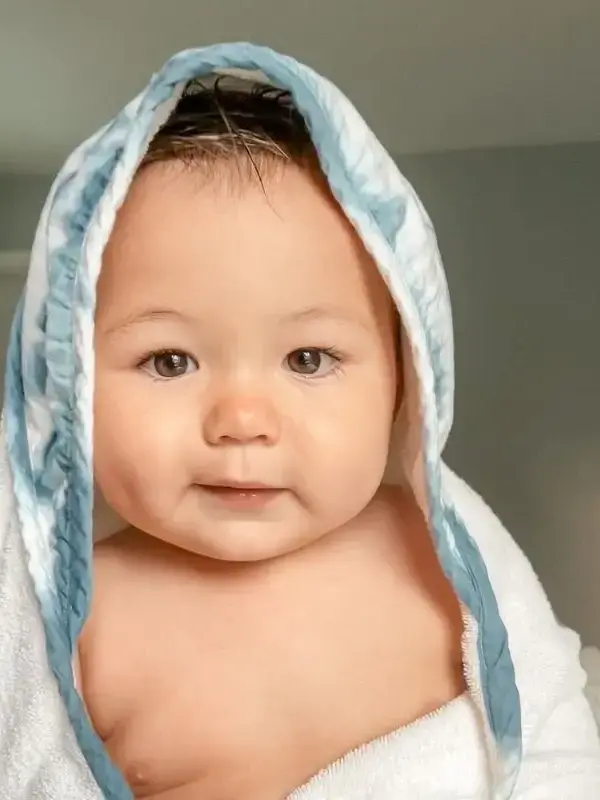 Crane Hooded Towel
