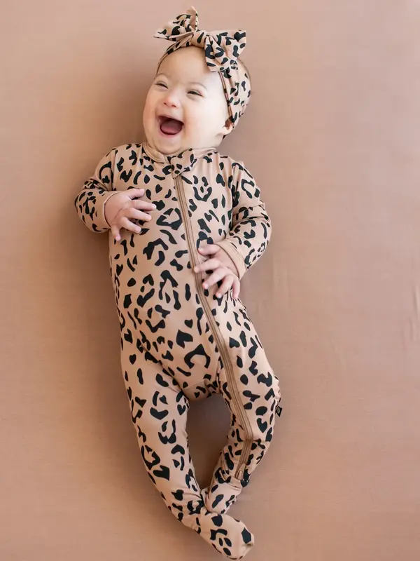Kyte Zipper Footie - Latte Leopard