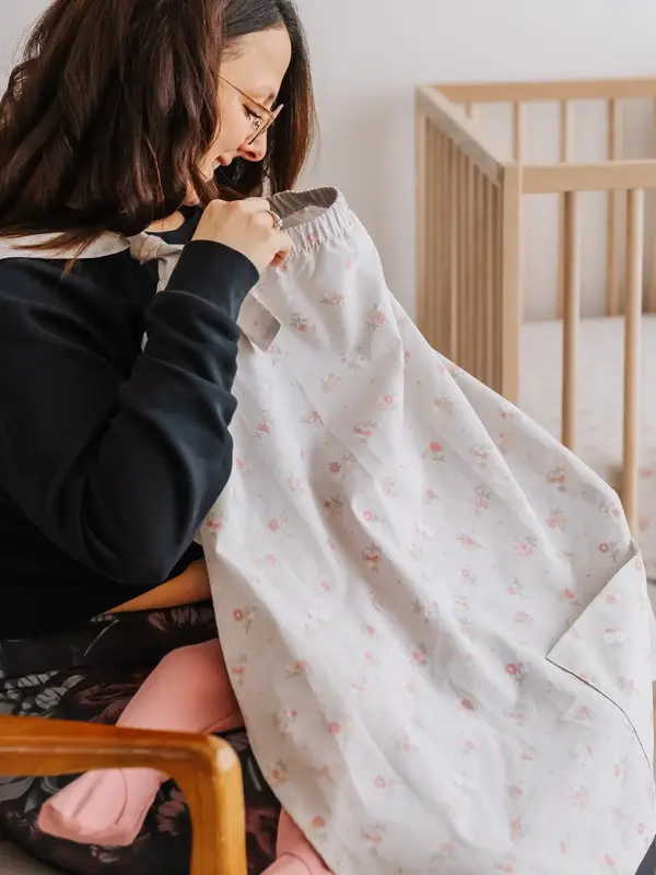 Perlimpinpin Breastfeeding Cover