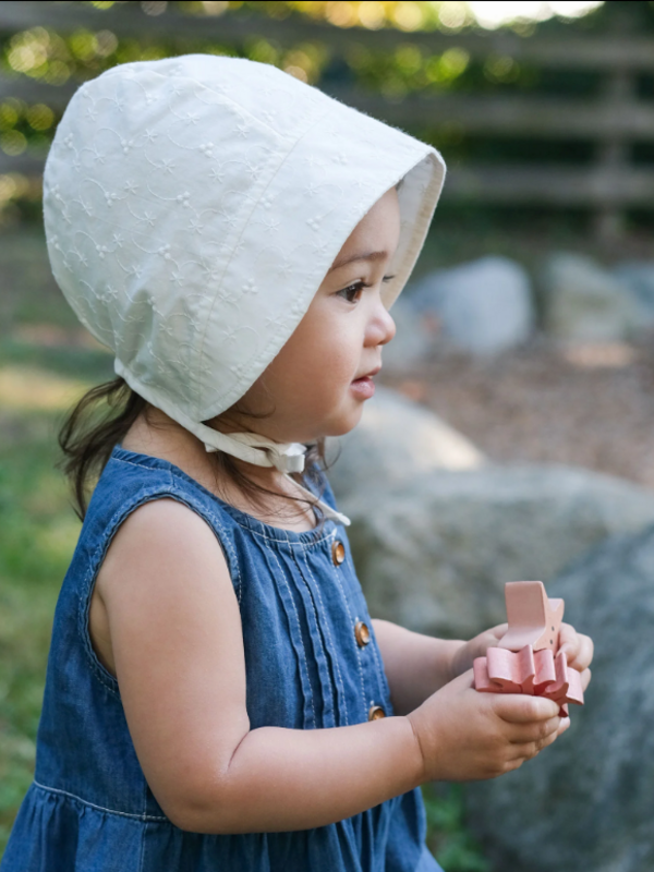 Jan + Jul White Eyelet Bonnet