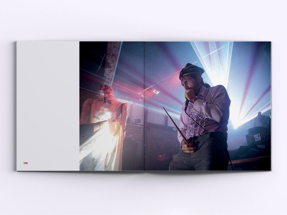 Book My Dysfunctional Home: Churchill's Art Book (Paperback)