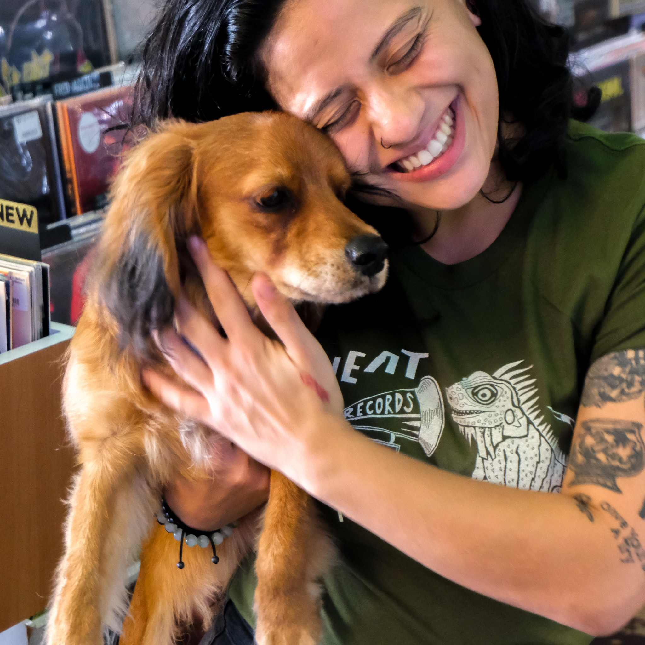 Shirt Sweat x Beatriz Monteavaro "Iguana" Olive Tee