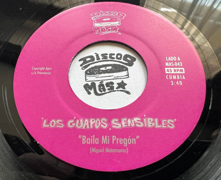 New Vinyl Los Guapos Sensibles - Baila Mi Pregón b/w Sleepwalk 7"
