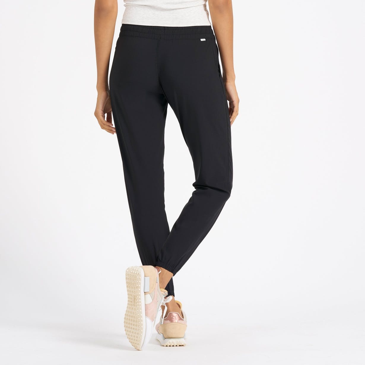 Vuori Women's Weekend Jogger - Black