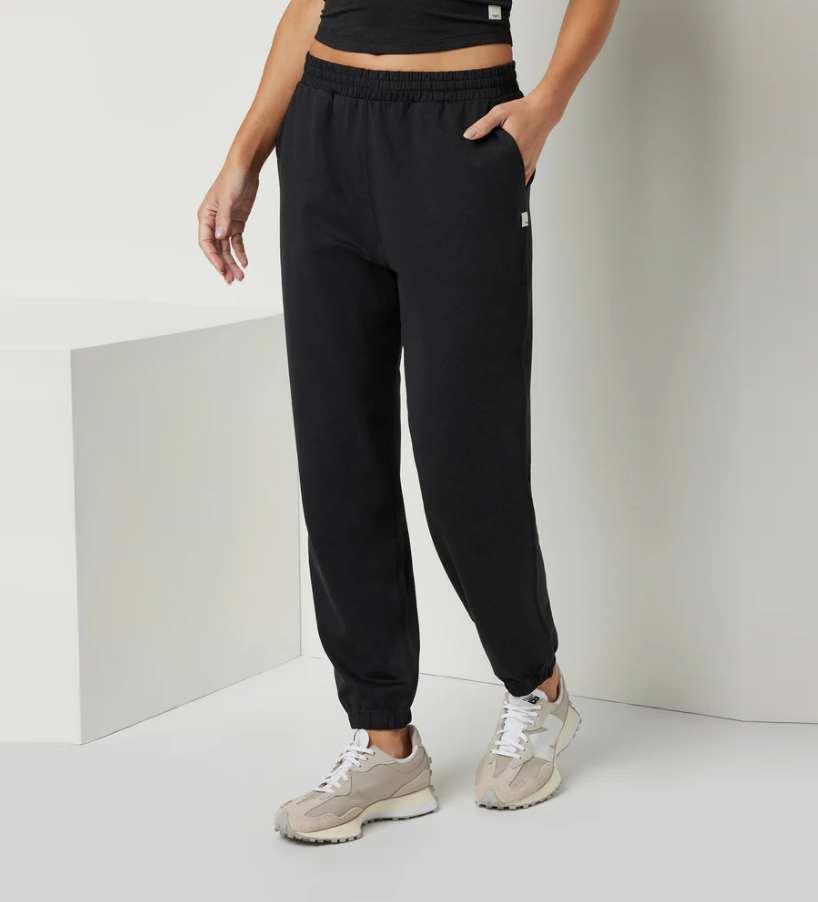 Vuori Women's Boyfriend Jogger - Black Heather