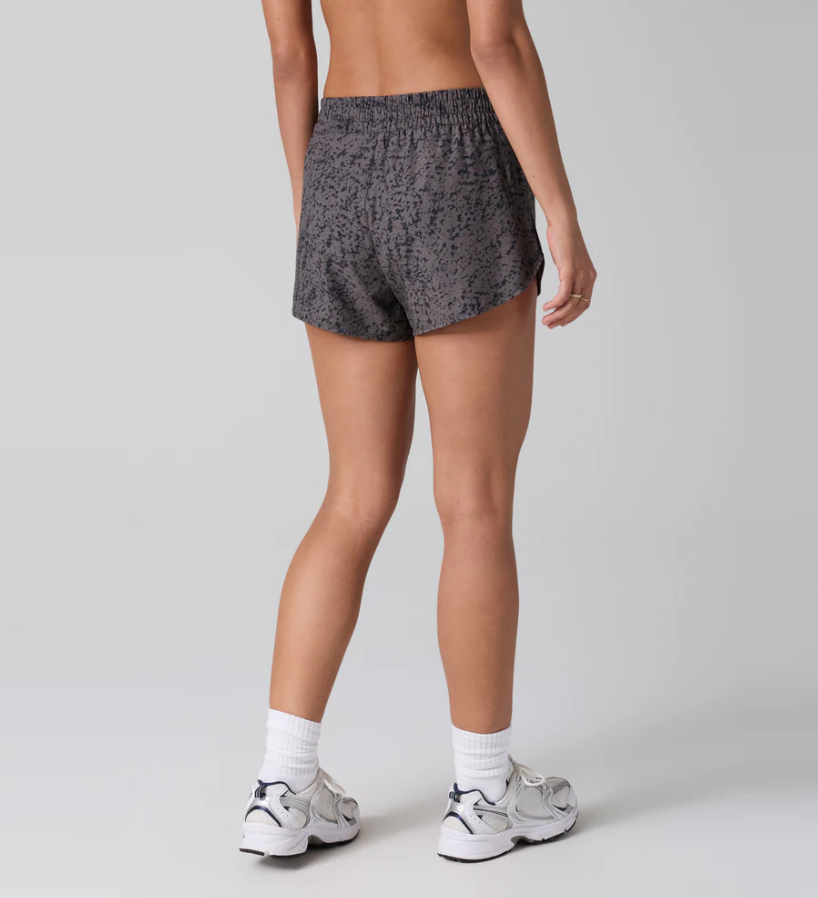 Vuori Women's Clementine 4" Short 2.0 - Chia Stucco