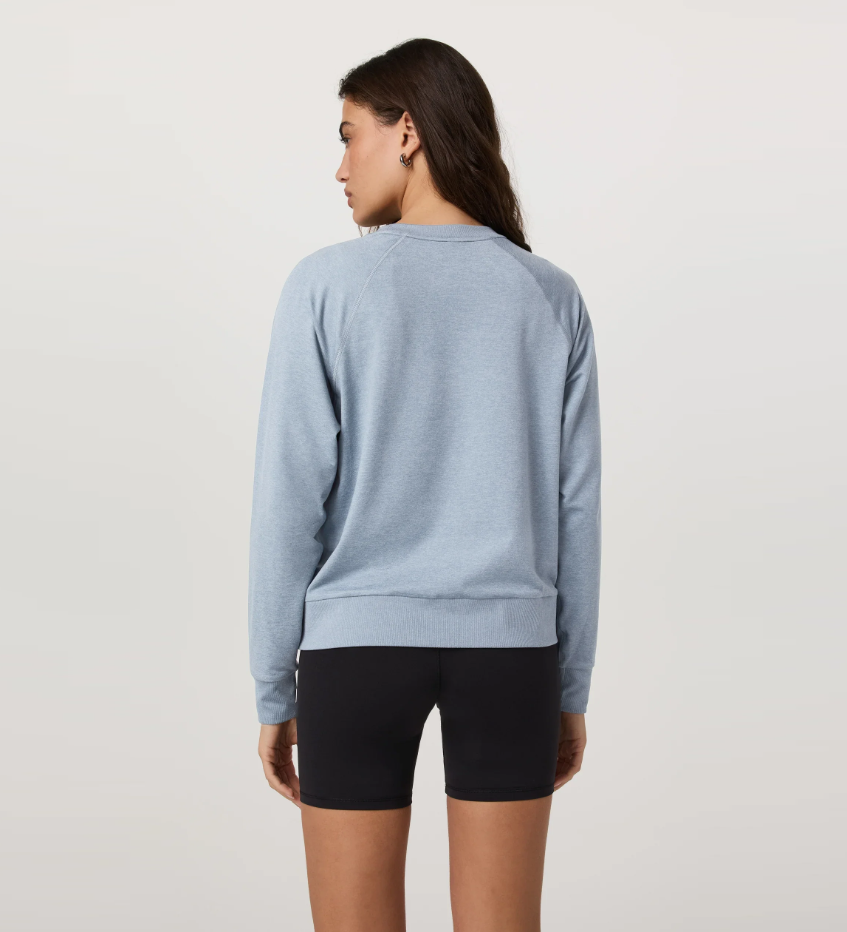 Vuori Women's Long Sleeve Halo Crew - Sea Glass Heather