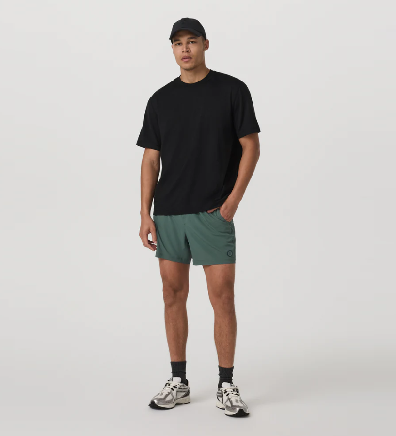 Vuori Men's Kore Short 5" - Agate Green Tonal