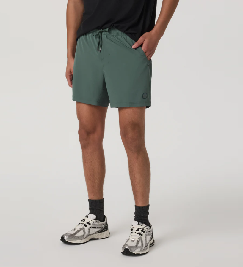 Vuori Men's Kore Short 5" - Agate Green Tonal