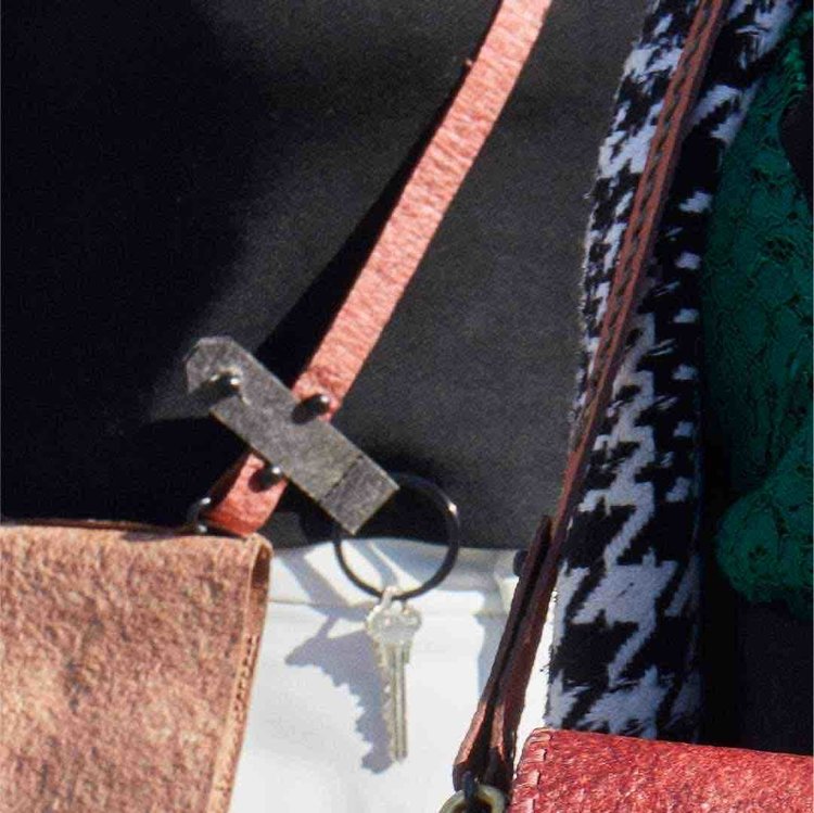 Aiyaayia Porte-clé Tsavo AIYAAIYA Cuir Végétal