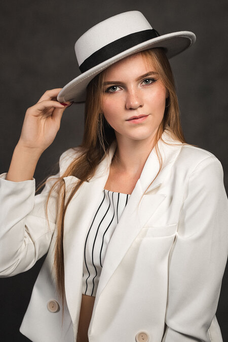 Practical Guide to Clean a White Hat