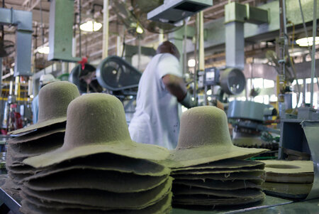 Dévoiler le Savoir-Faire : L'Art de Fabriquer les Chapeaux Stetson