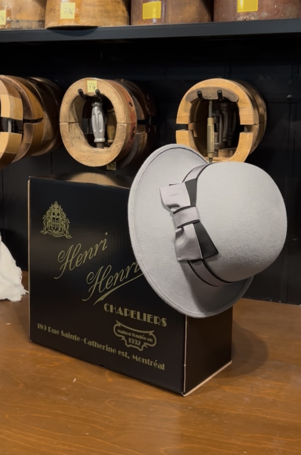 Cloche grise sur mesure custom