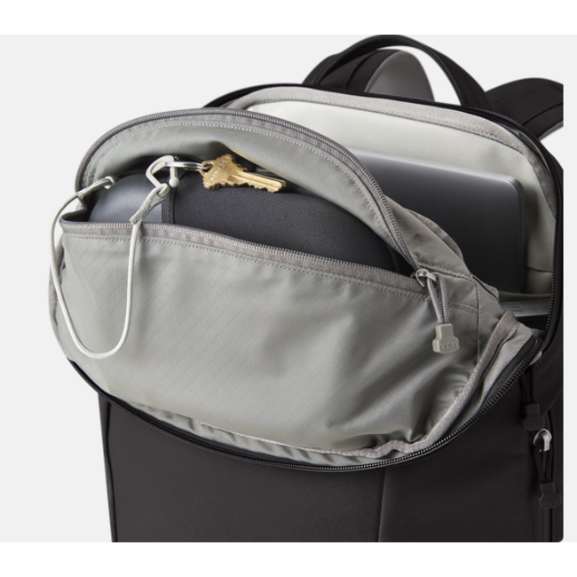 Yeti Crossroads Backpack 22 L