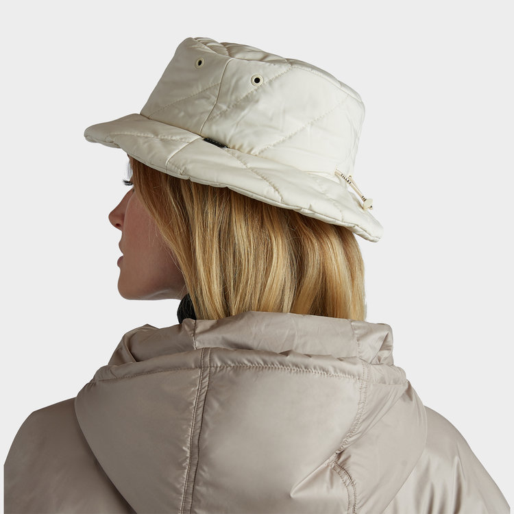 Tilley Abbott | Bucket