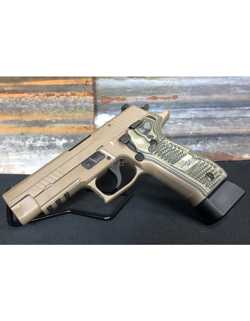 Sig Sauer (Pre-owned) Sig Sauer P226 Scorpion 9mm 4.25" barrel (2) 15rd Mags (2) 20rd Mags