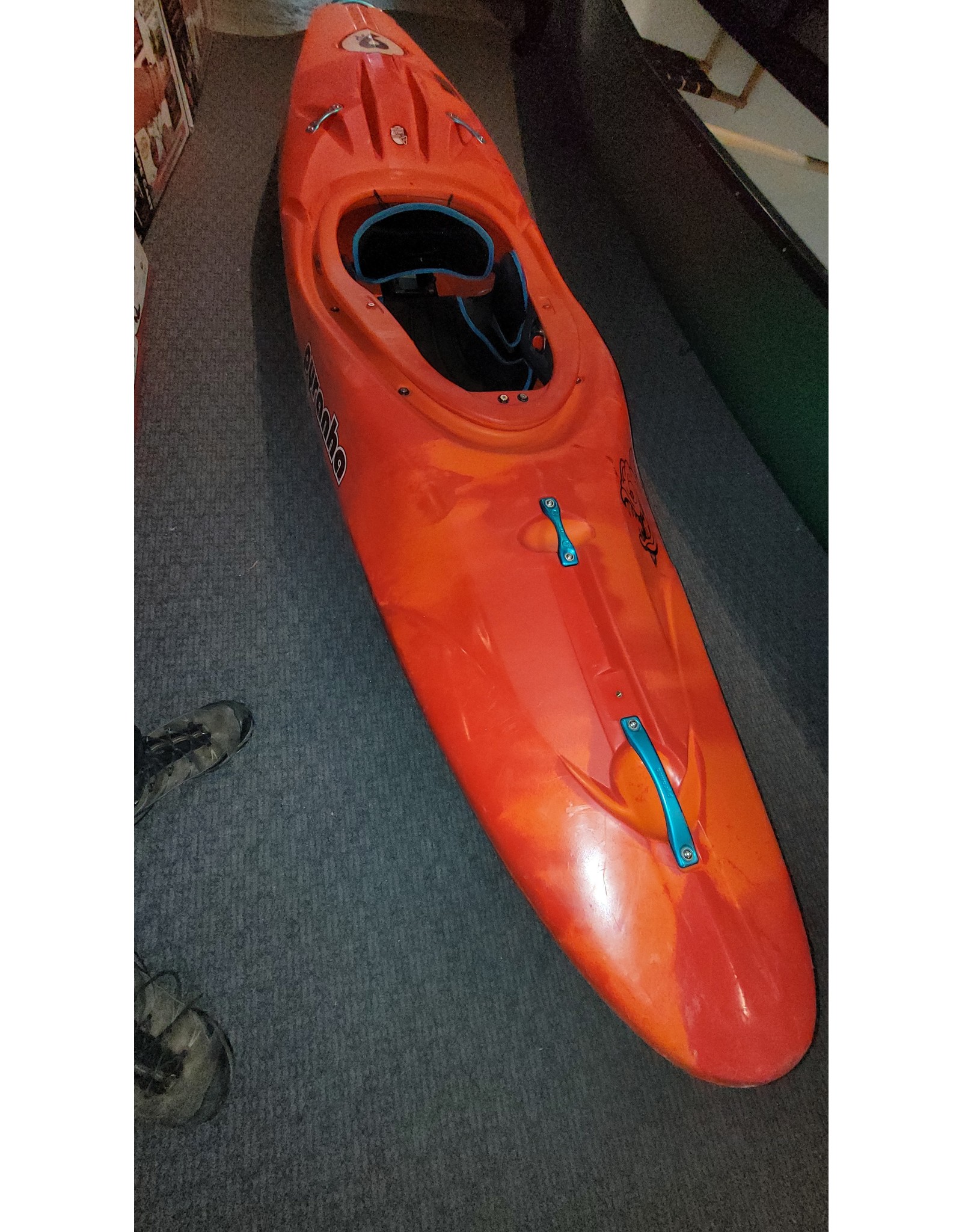Pyranha Pyranha kayak 9R II Medium Orange soda (USED)
