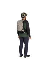 Osprey Raptor 14 w-res
