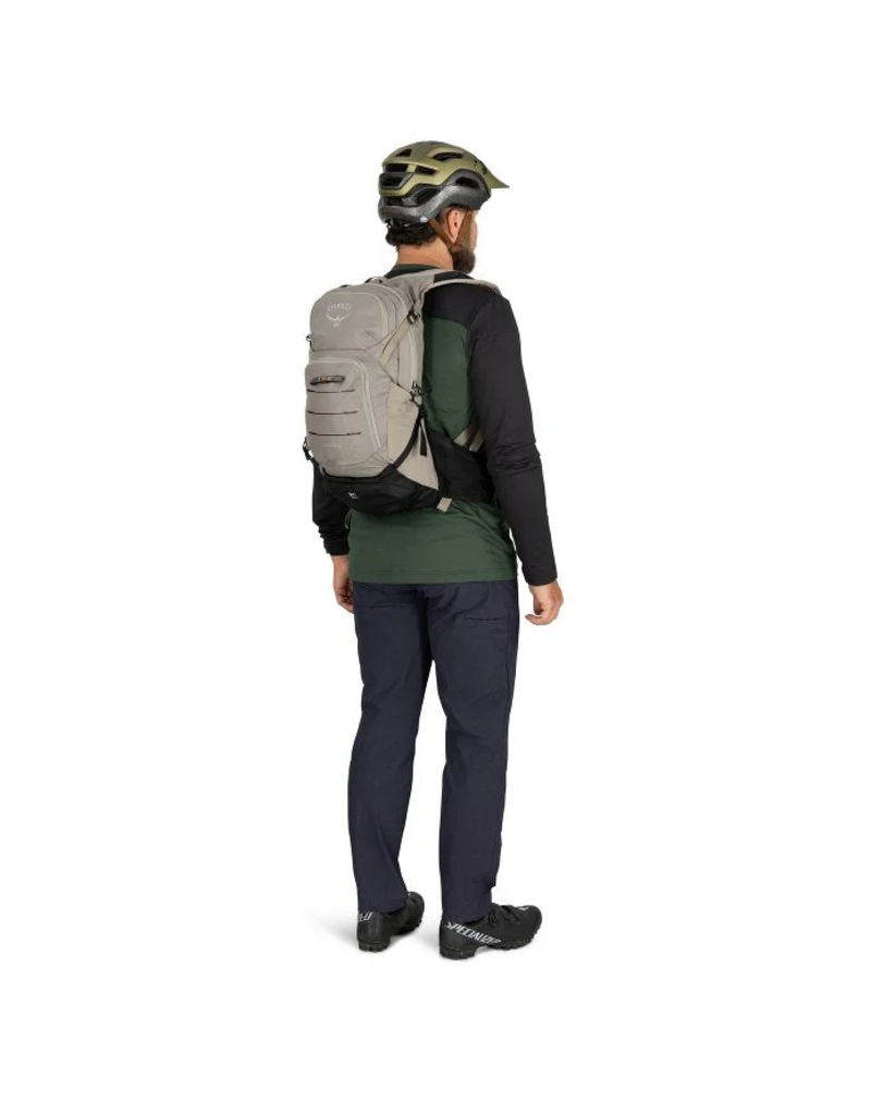Osprey Raptor 14 w-res