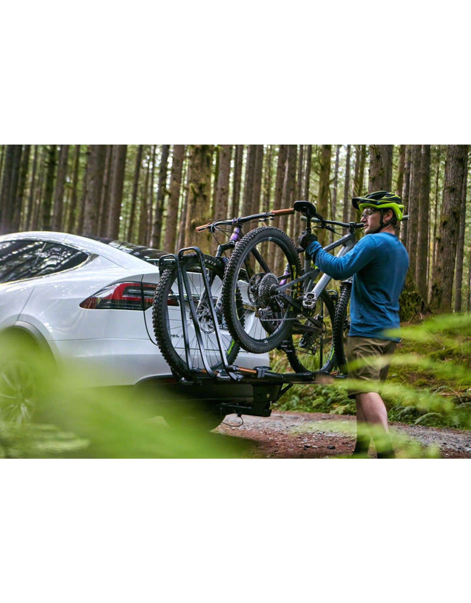 Kuat Piston X 2" LED Dual Ratchet Platform Rack with Kashima 2 Bike