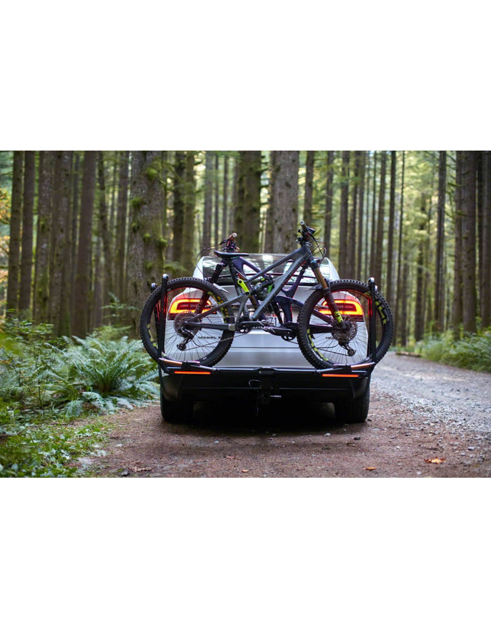 Kuat Piston X 2" LED Dual Ratchet Platform Rack with Kashima 2 Bike