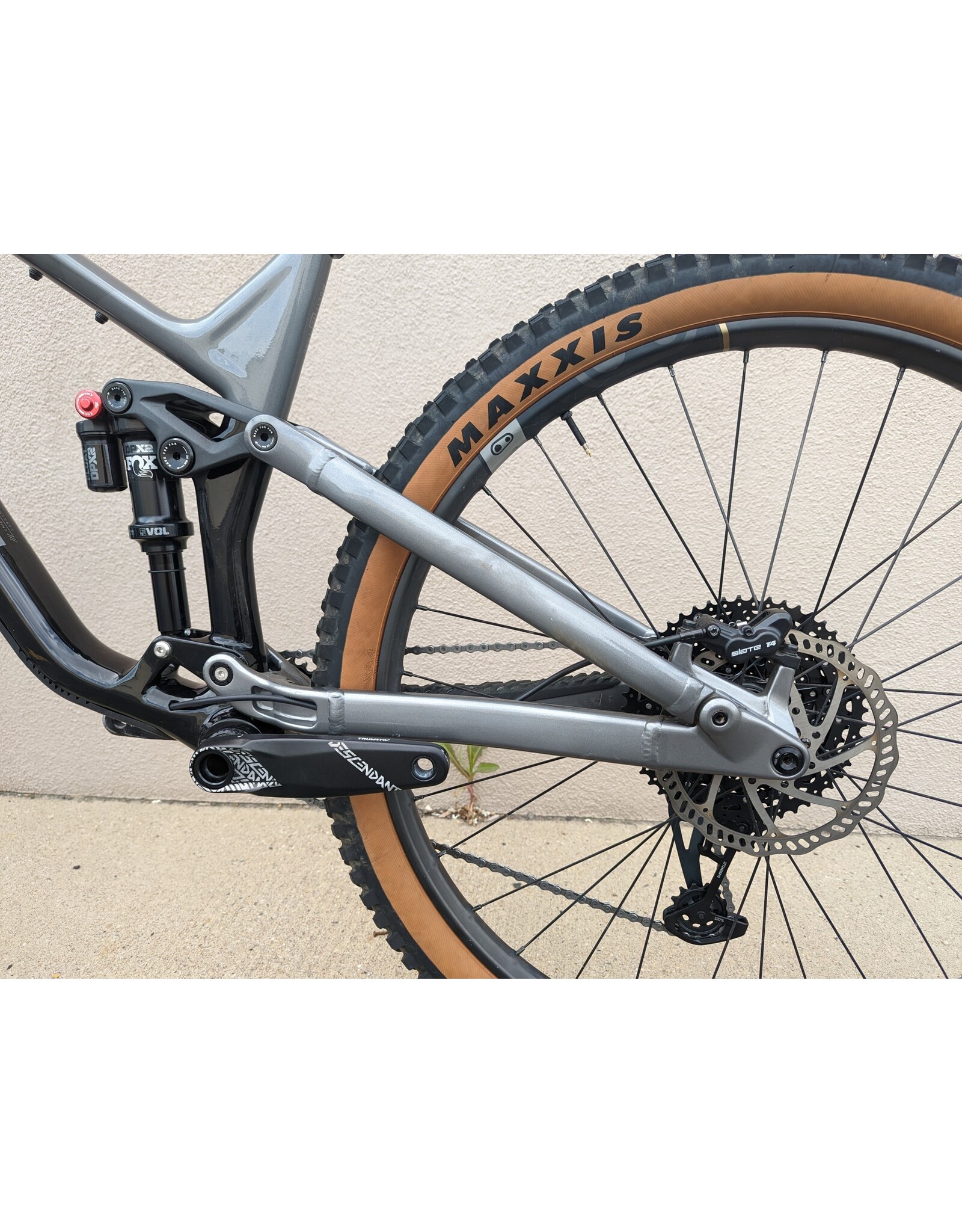 Marin Bikes USED/DEMO: 2022 Two Hoosiers Custom Marin Alpine Trail Carbon Size X-Large
