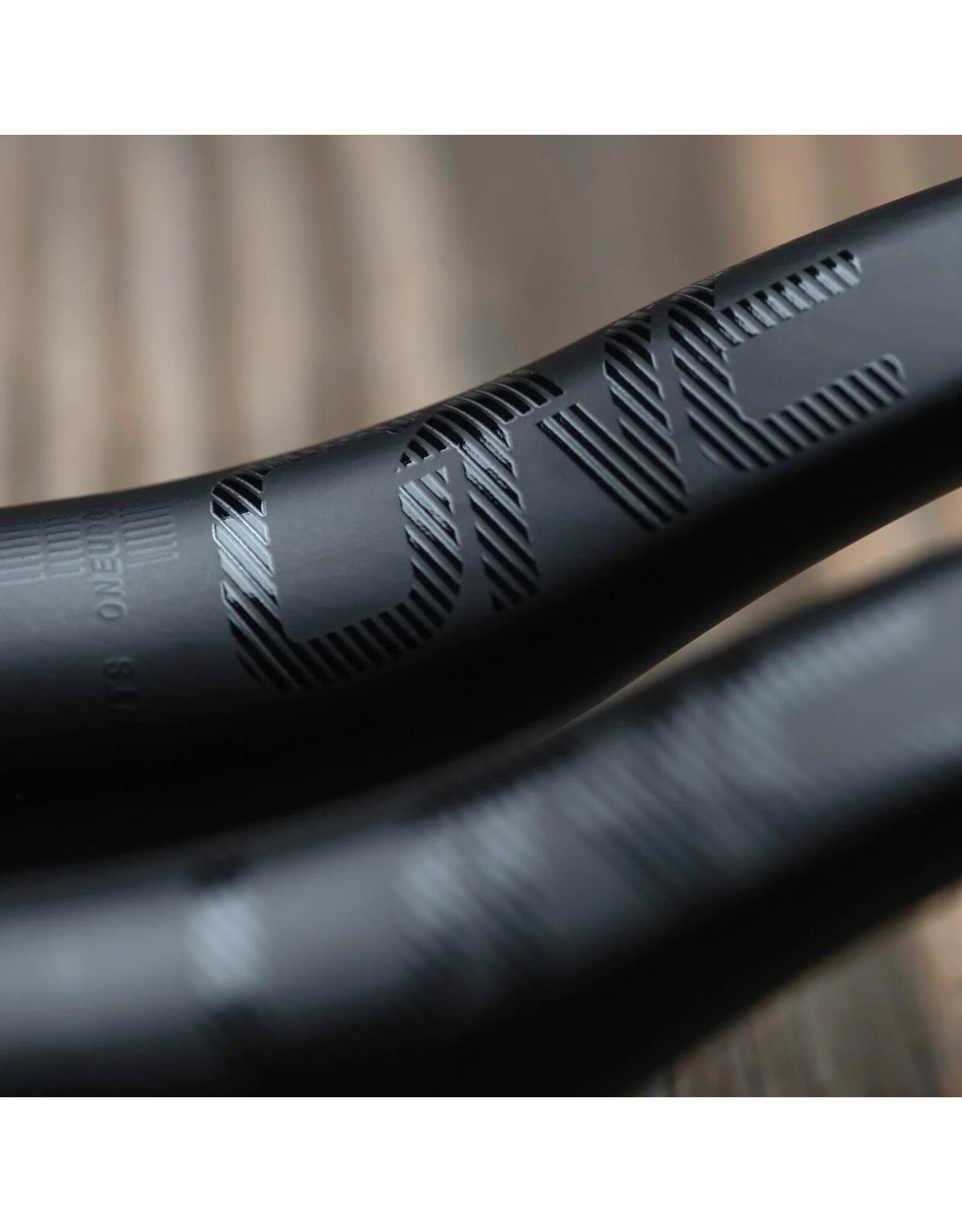 OneUp Components OneUp Components Carbon Handlebar - 35mm Rise - V1