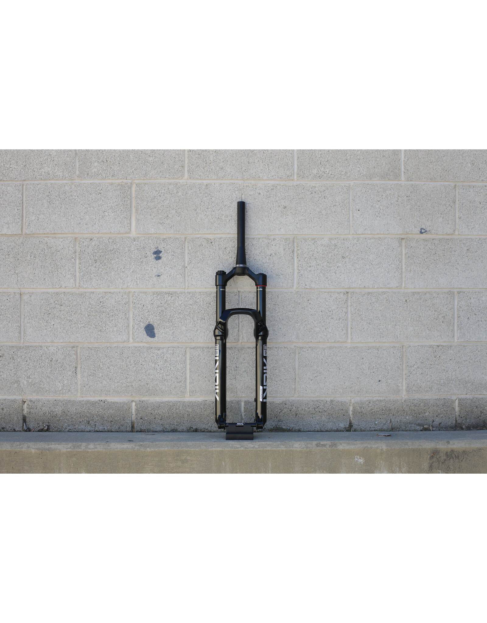 RockShox RockShox Lyrik Ultimate Charger 3.1 RC2 Suspension Fork - 29", 15 x 110 mm, 44 mm Offset, D2 , Gloss Black, 150mm