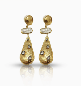 Zeyzey Zeyzey Pearl & Diamond Hammered Dangling Earring