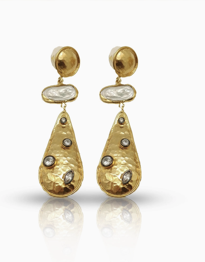 Zeyzey Zeyzey Pearl & Diamond Hammered Dangling Earring