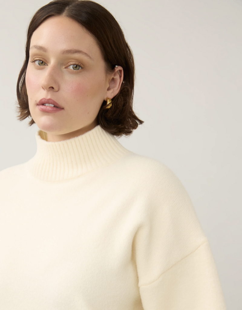 FDJ FDJ 1189223 Mock Neck Lightweight Sleeve Sweater