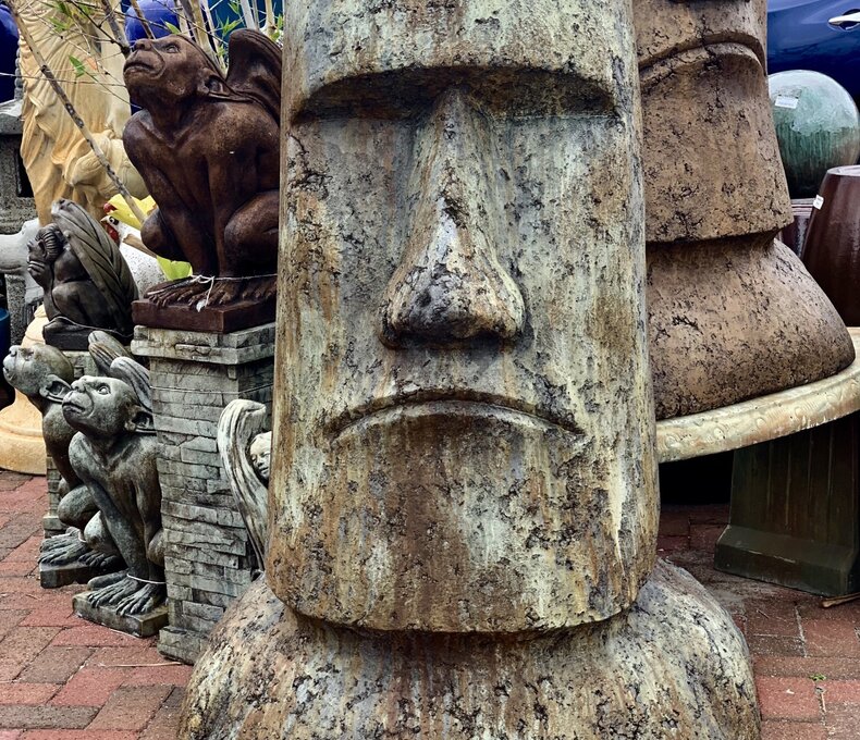 GIANT RAPA NUI
