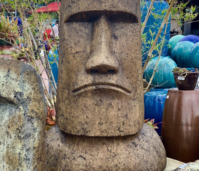GIANT RAPA NUI
