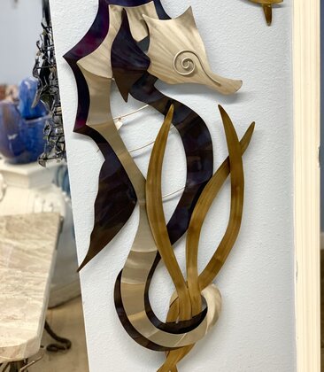 SEAHORSE HEAD DOWN