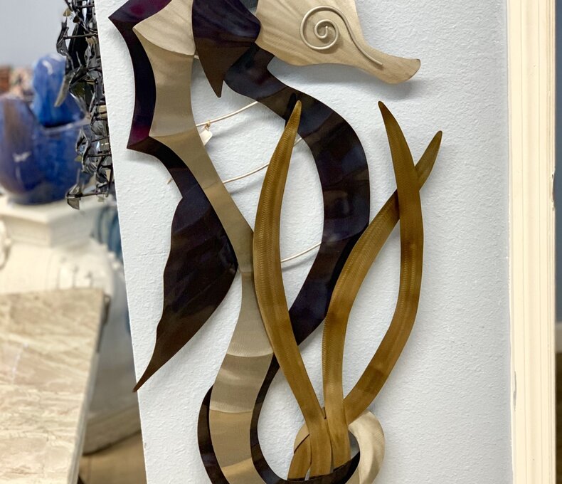 SEAHORSE HEAD DOWN