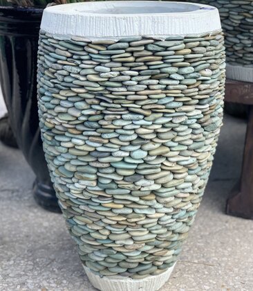 PEBBLE PLANTER MEDIUM JADE STONES