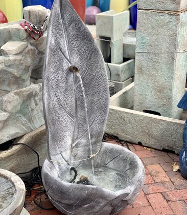 Tall Leaf Fountain FM